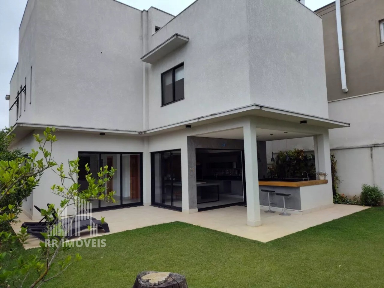 Casa à venda com 5 quartos, 336m² - Foto 5