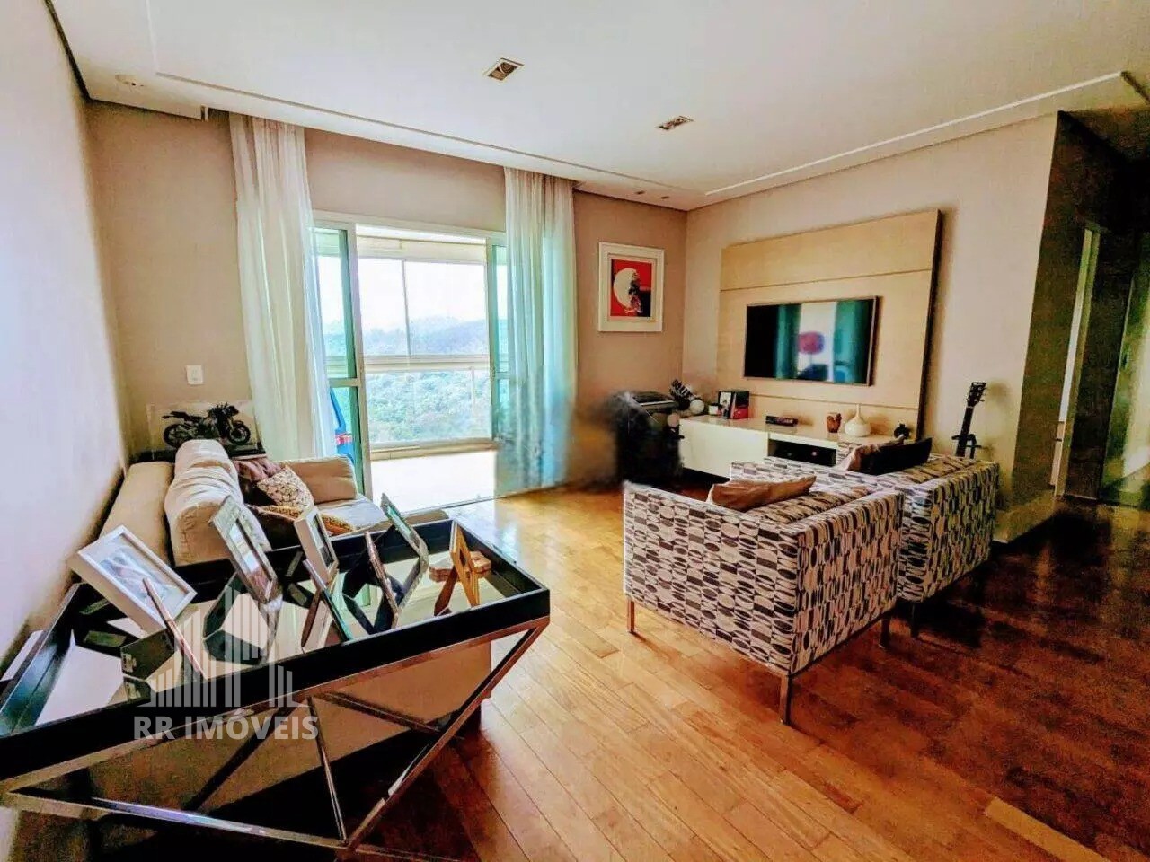 Apartamento à venda com 3 quartos, 133m² - Foto 1