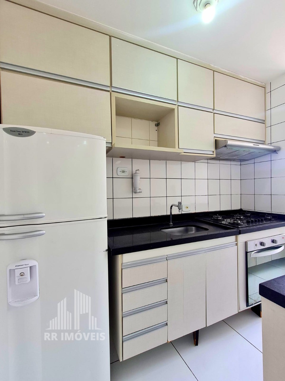 Apartamento à venda com 3 quartos, 68m² - Foto 2