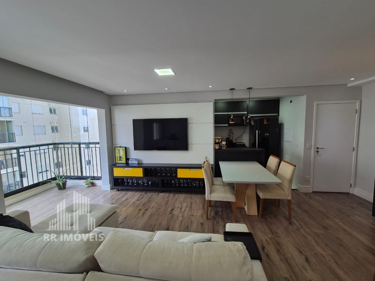 Apartamento à venda com 2 quartos, 68m² - Foto 1