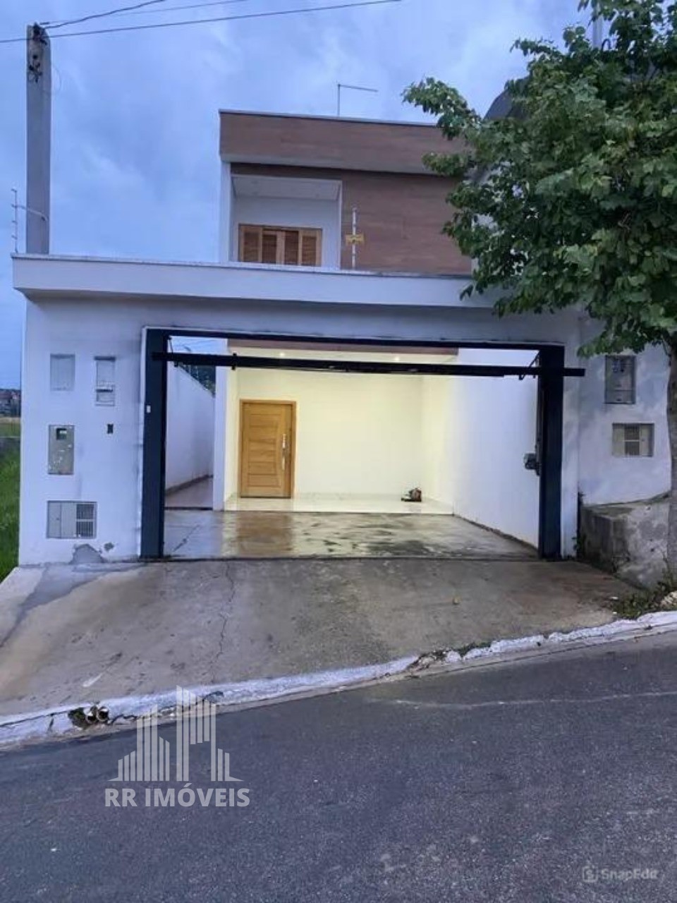 Casa à venda com 3 quartos, 125m² - Foto 1