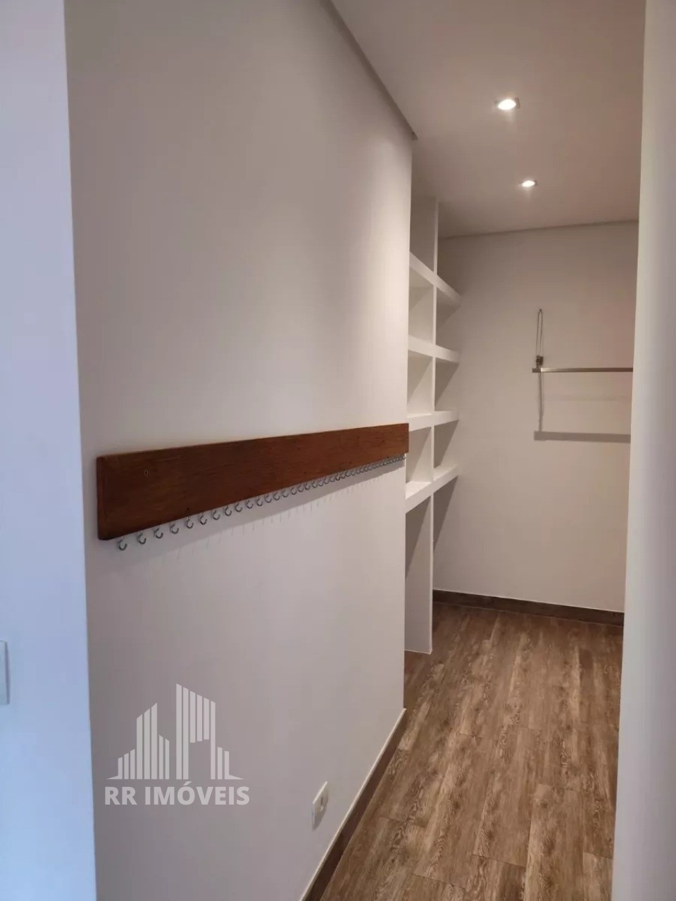 Casa à venda com 5 quartos, 336m² - Foto 7