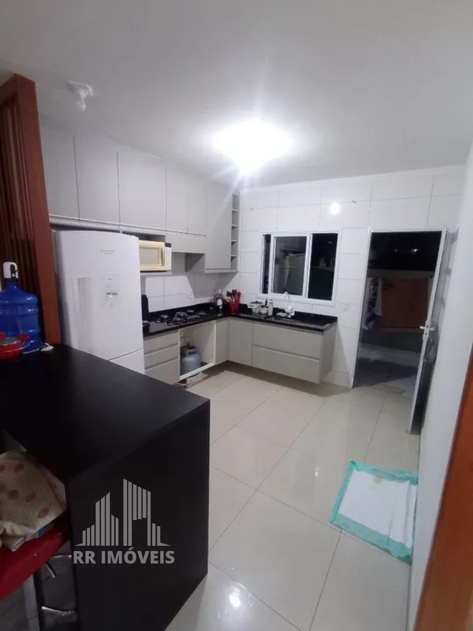 Casa à venda com 3 quartos, 96m² - Foto 2