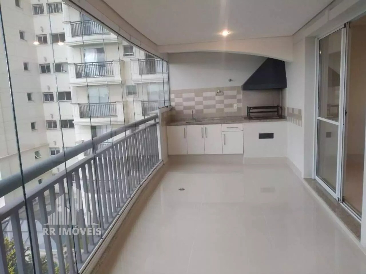 Apartamento à venda com 3 quartos, 170m² - Foto 1