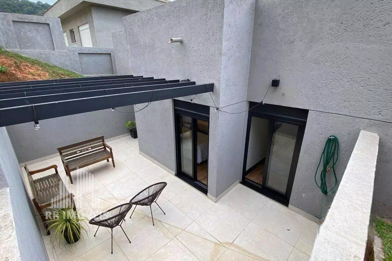 Casa à venda com 4 quartos, 294m² - Foto 12