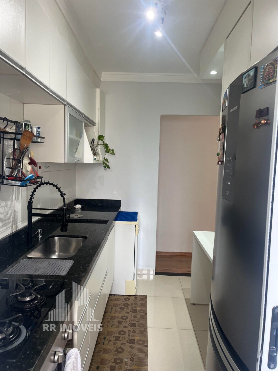 Apartamento à venda com 3 quartos, 68m² - Foto 3