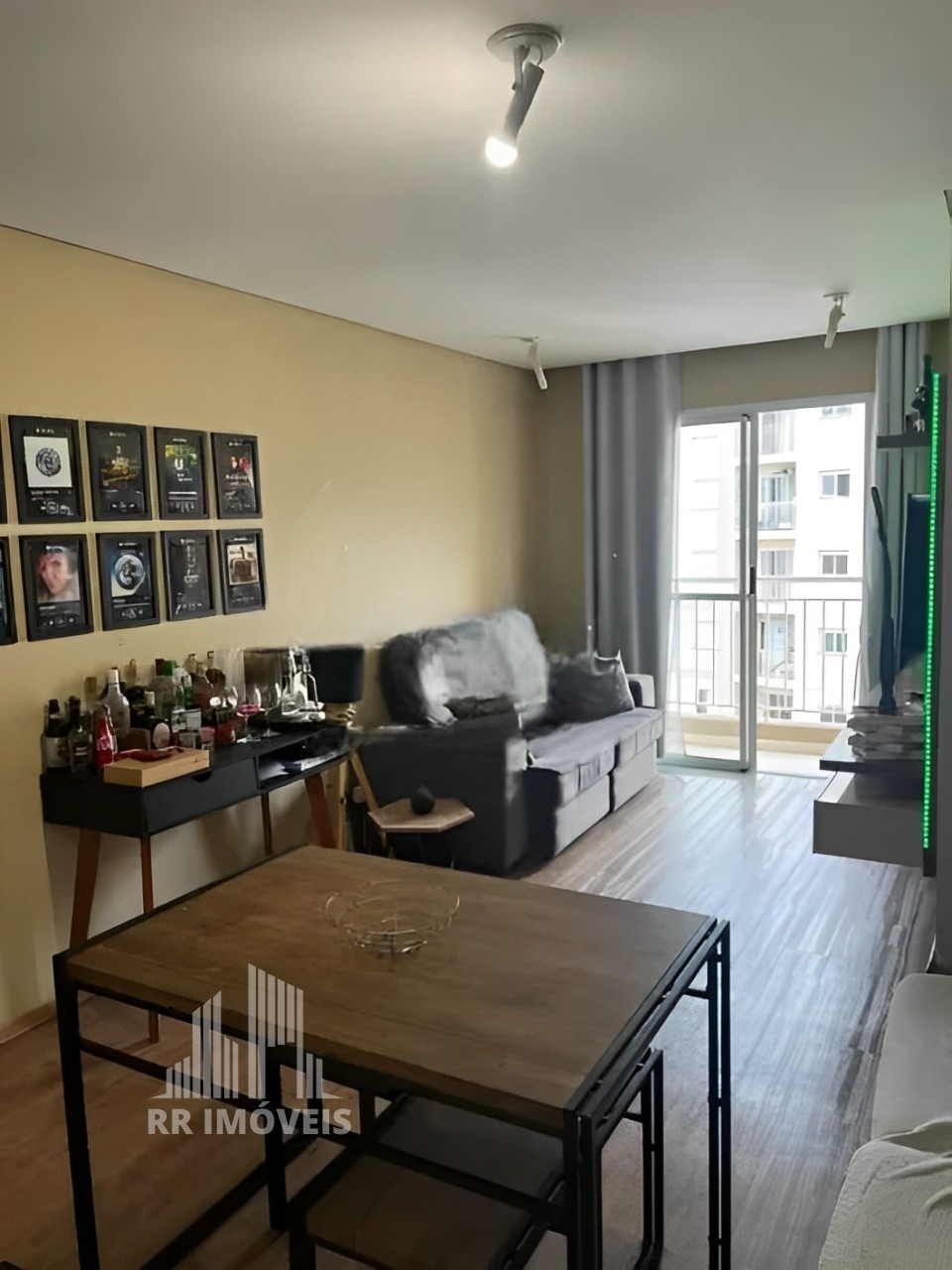 Apartamento à venda com 2 quartos, 61m² - Foto 2