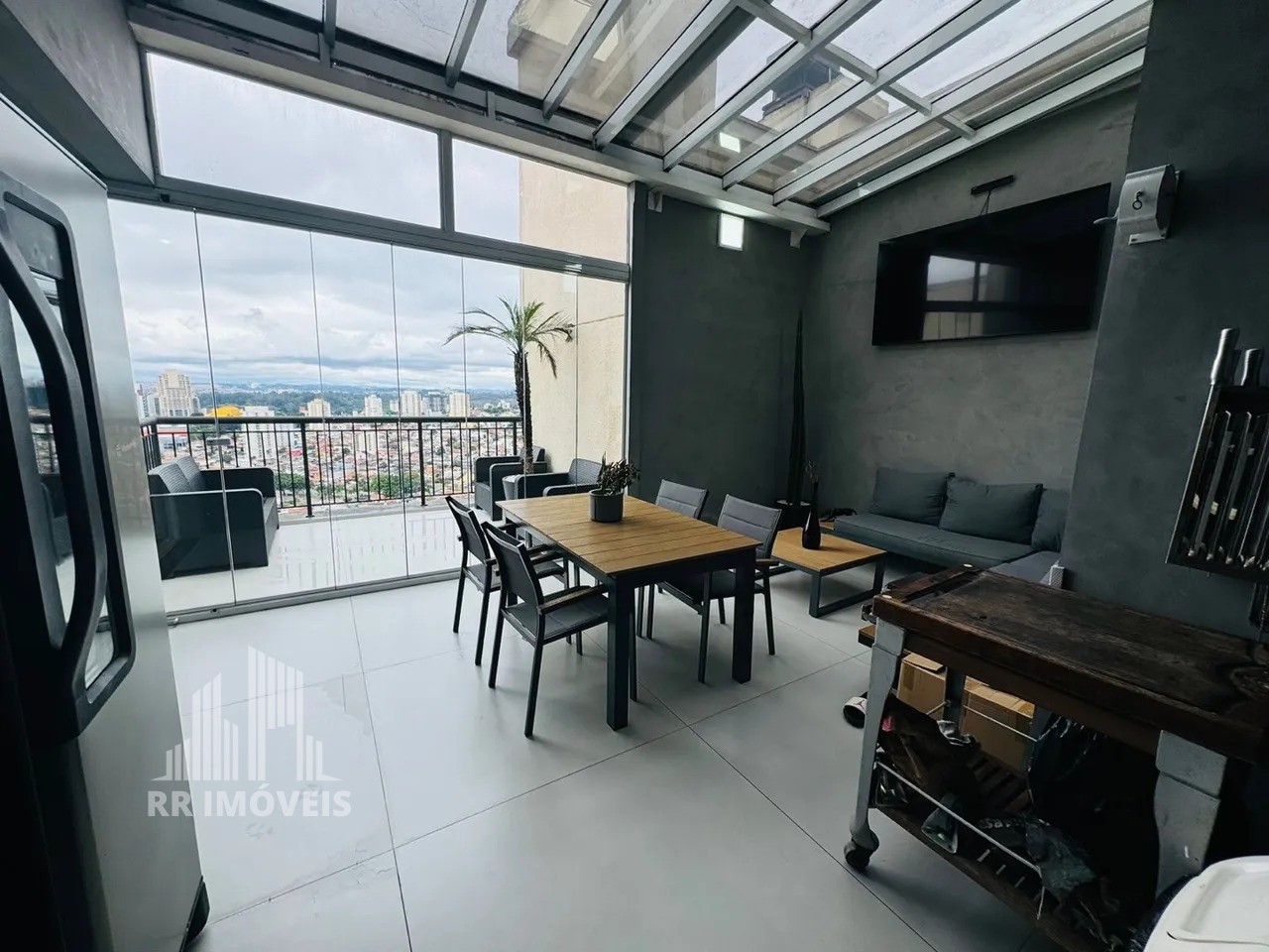 Apartamento para alugar com 2 quartos, 160m² - Foto 1