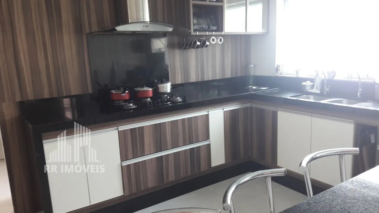 Casa, 4 quartos, 234 m² - Foto 4