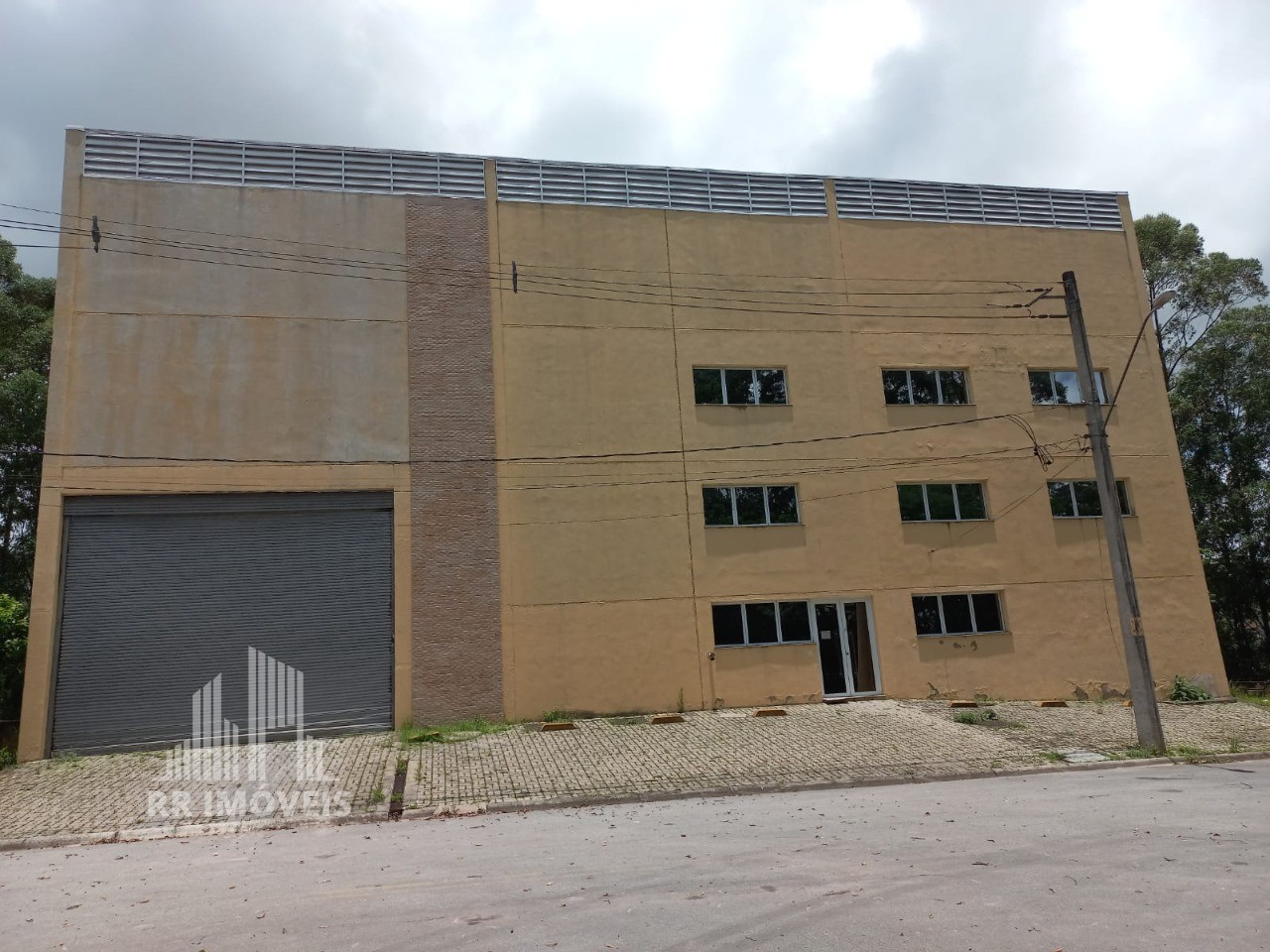 Depósito-Galpão-Armazém para alugar, 1000m² - Foto 1