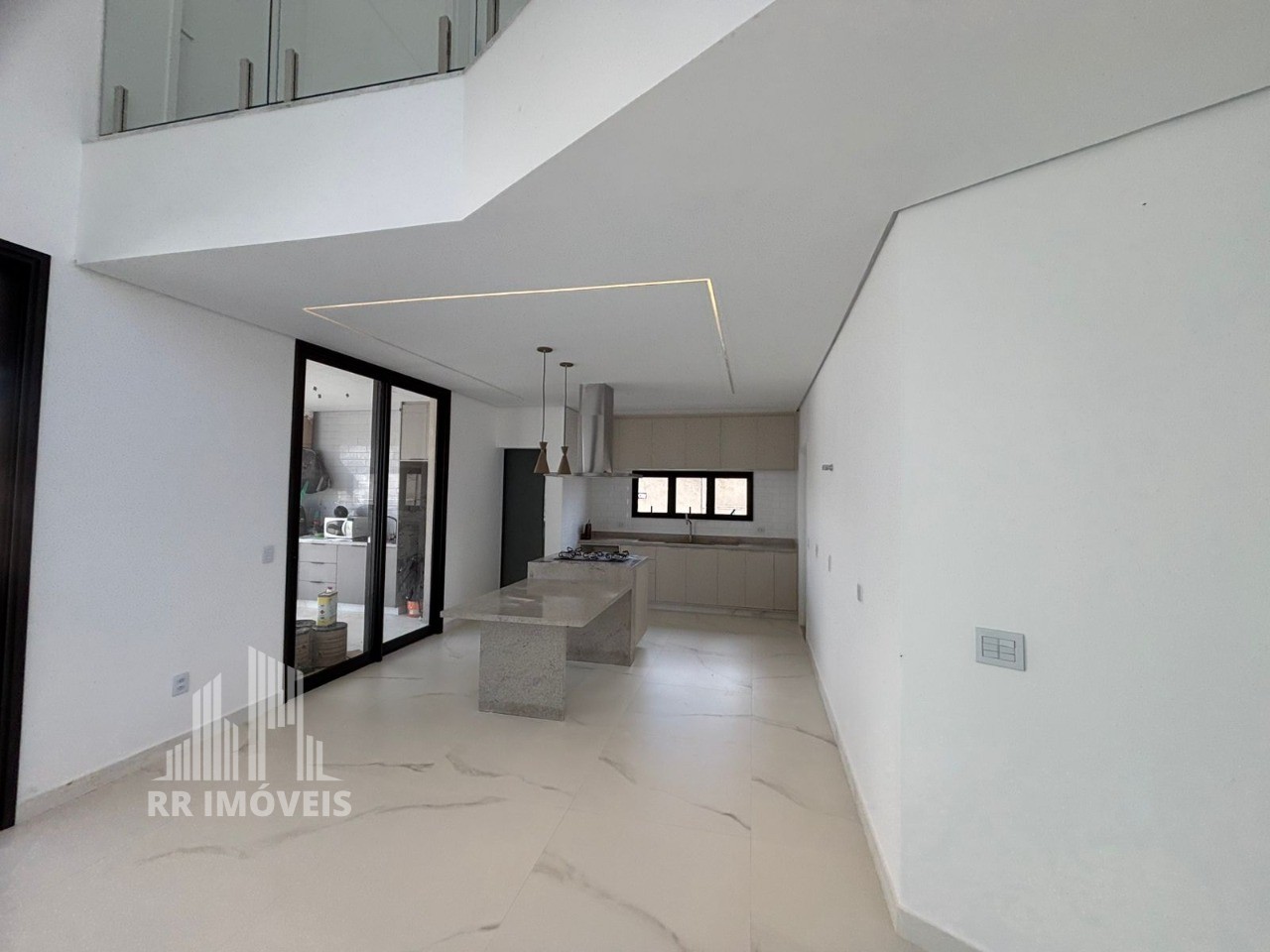 Casa à venda com 4 quartos, 328m² - Foto 5