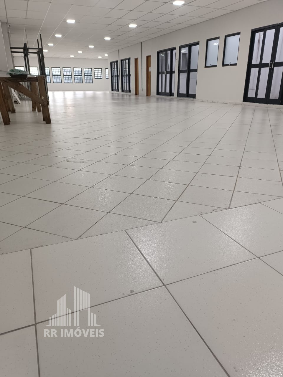 Depósito-Galpão-Armazém para alugar, 665m² - Foto 1