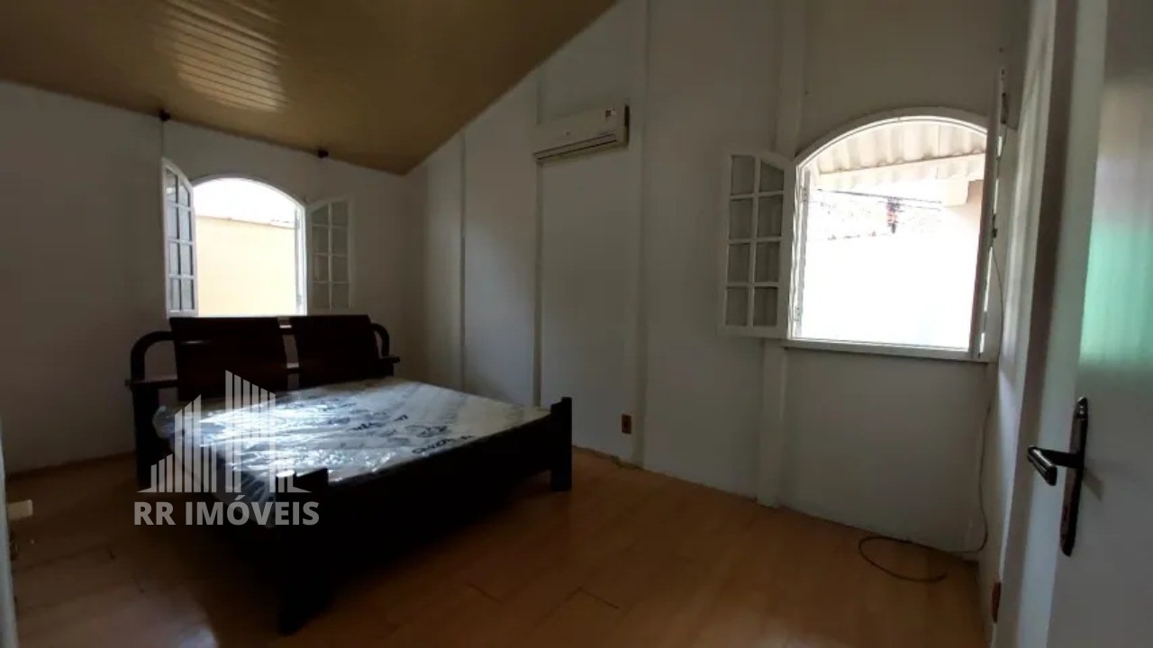 Casa à venda com 3 quartos, 230m² - Foto 11