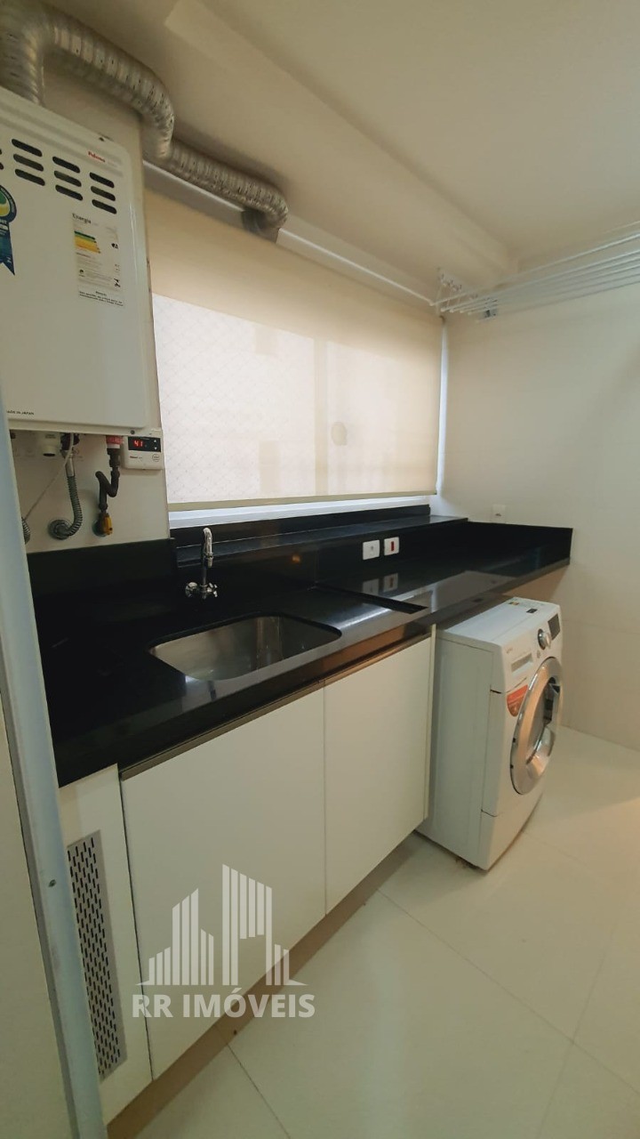 Apartamento para alugar com 3 quartos, 243m² - Foto 17