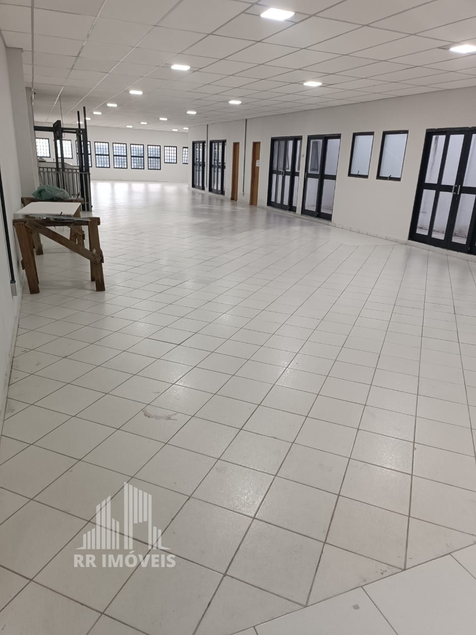 Depósito-Galpão-Armazém para alugar, 665m² - Foto 2