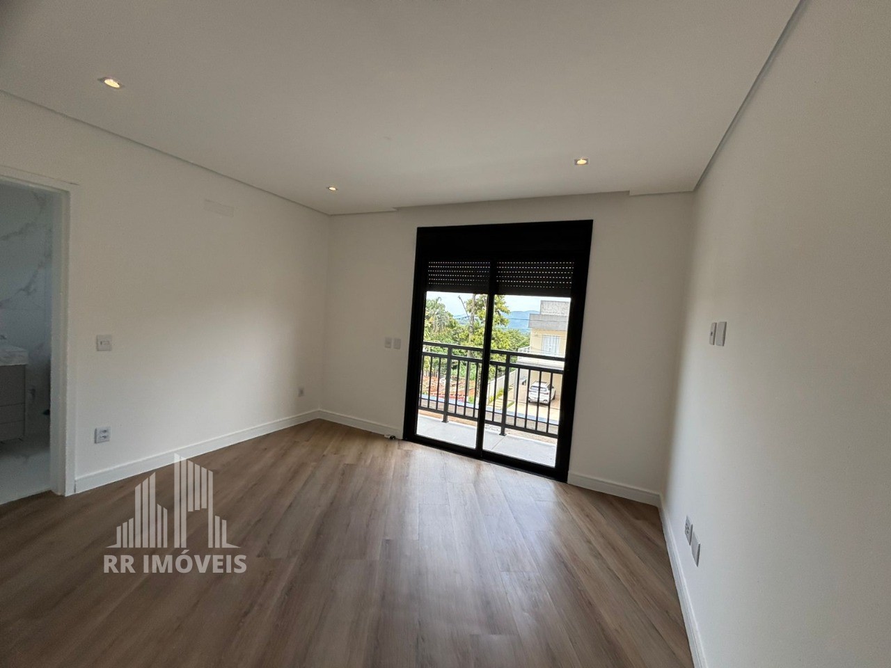 Casa à venda com 4 quartos, 328m² - Foto 15