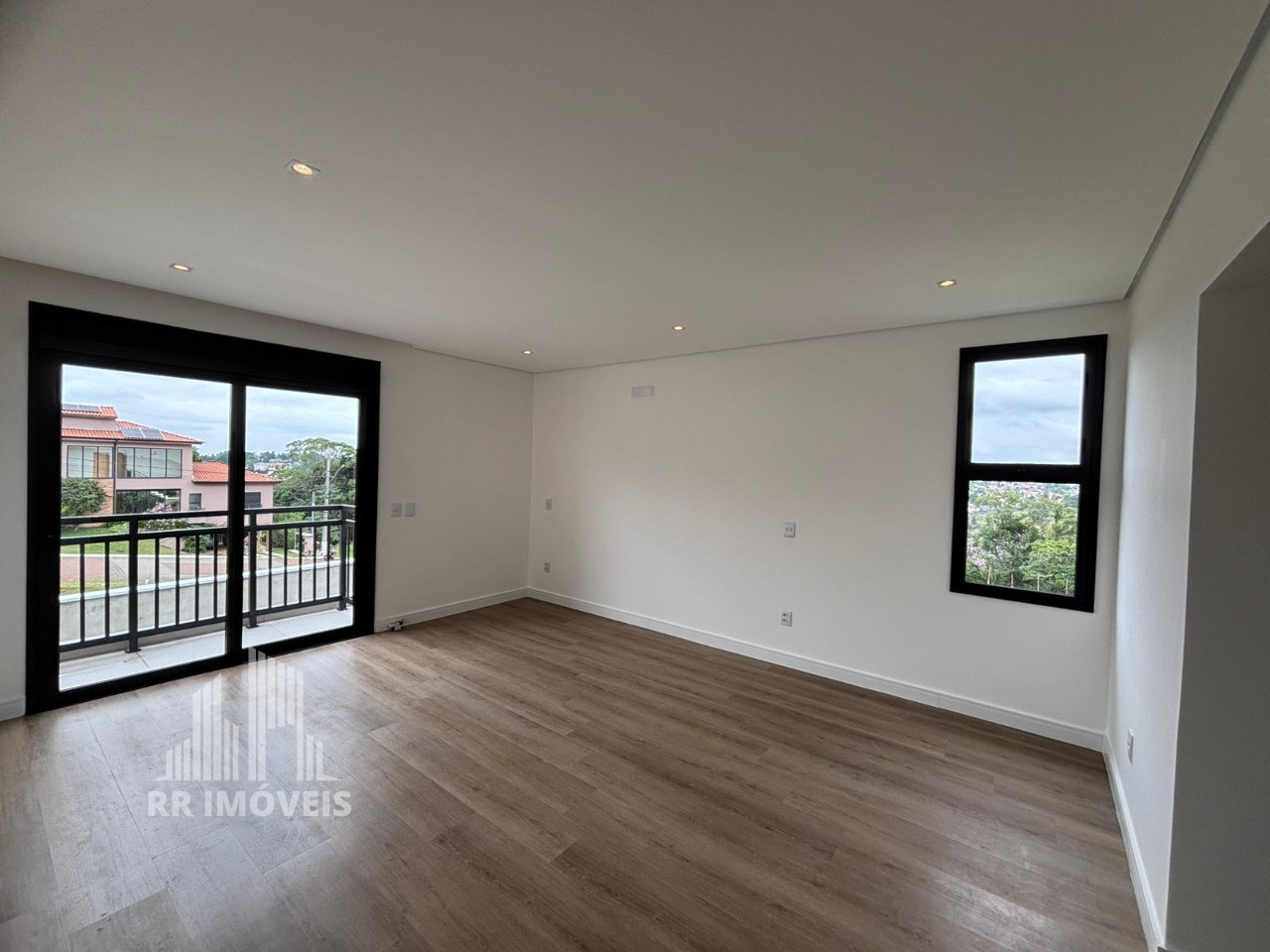 Casa à venda com 4 quartos, 328m² - Foto 14