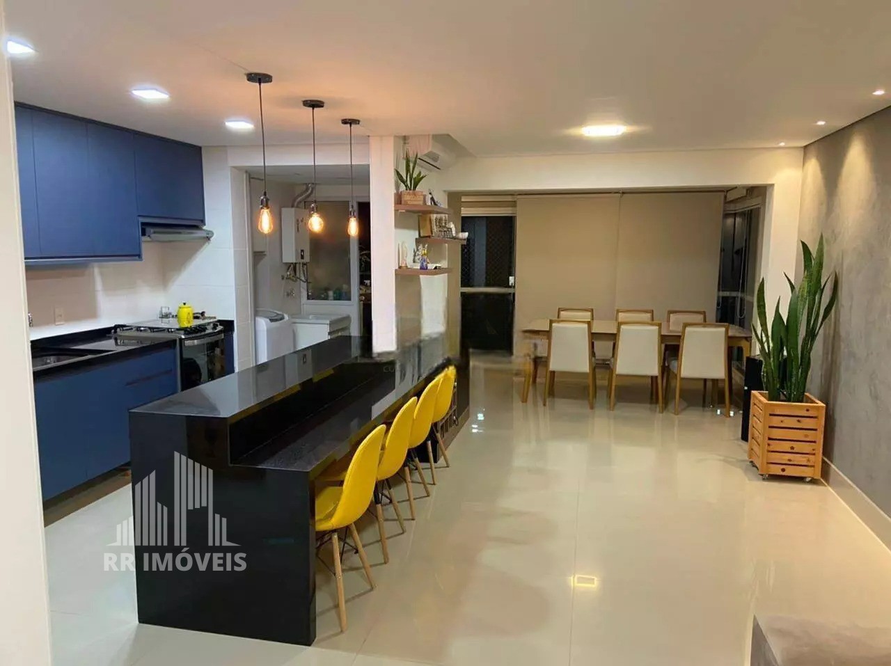 Apartamento à venda com 3 quartos, 105m² - Foto 1