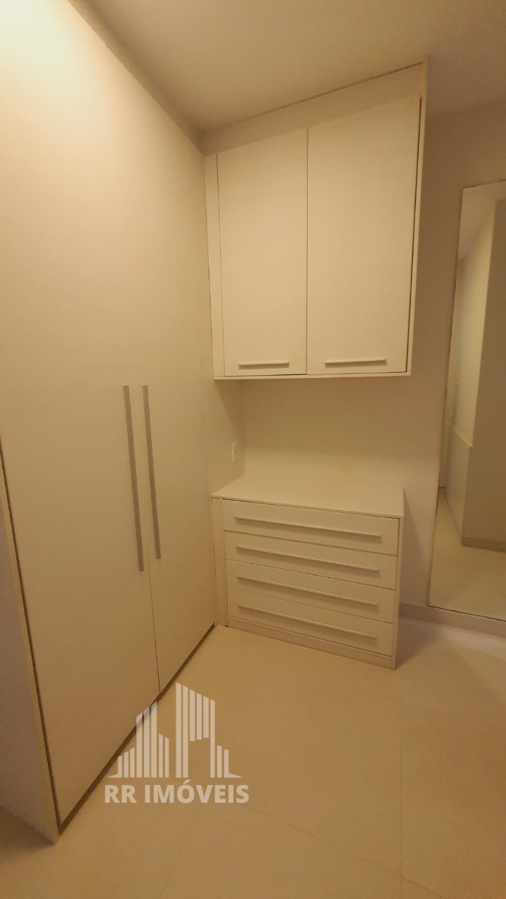 Apartamento para alugar com 3 quartos, 243m² - Foto 19