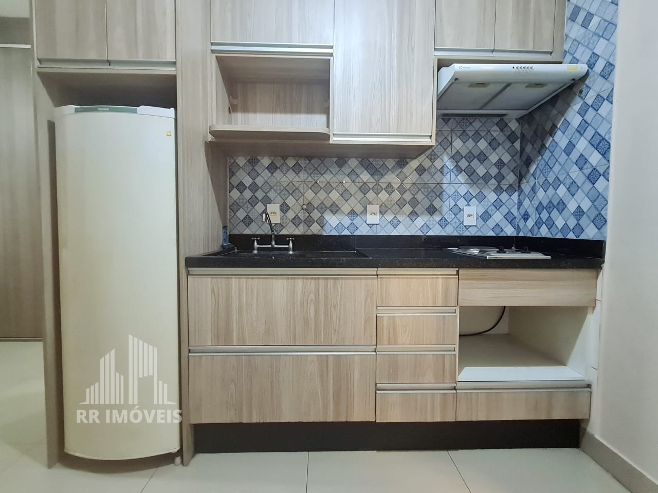 Apartamento à venda com 1 quarto, 26m² - Foto 2