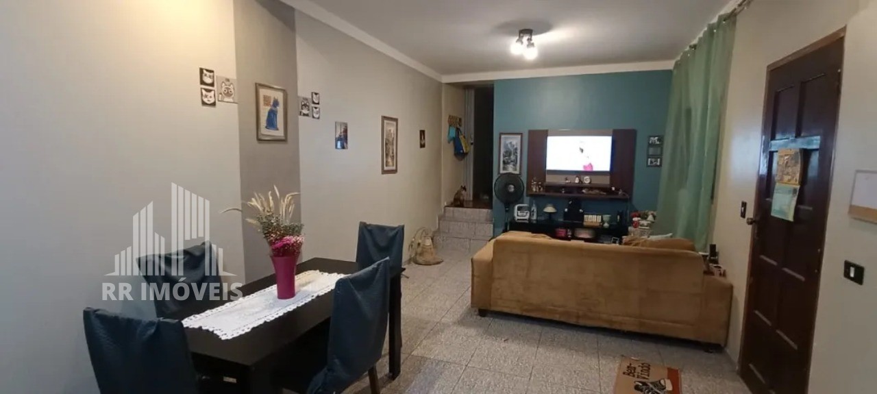 Casa à venda com 2 quartos, 150m² - Foto 1