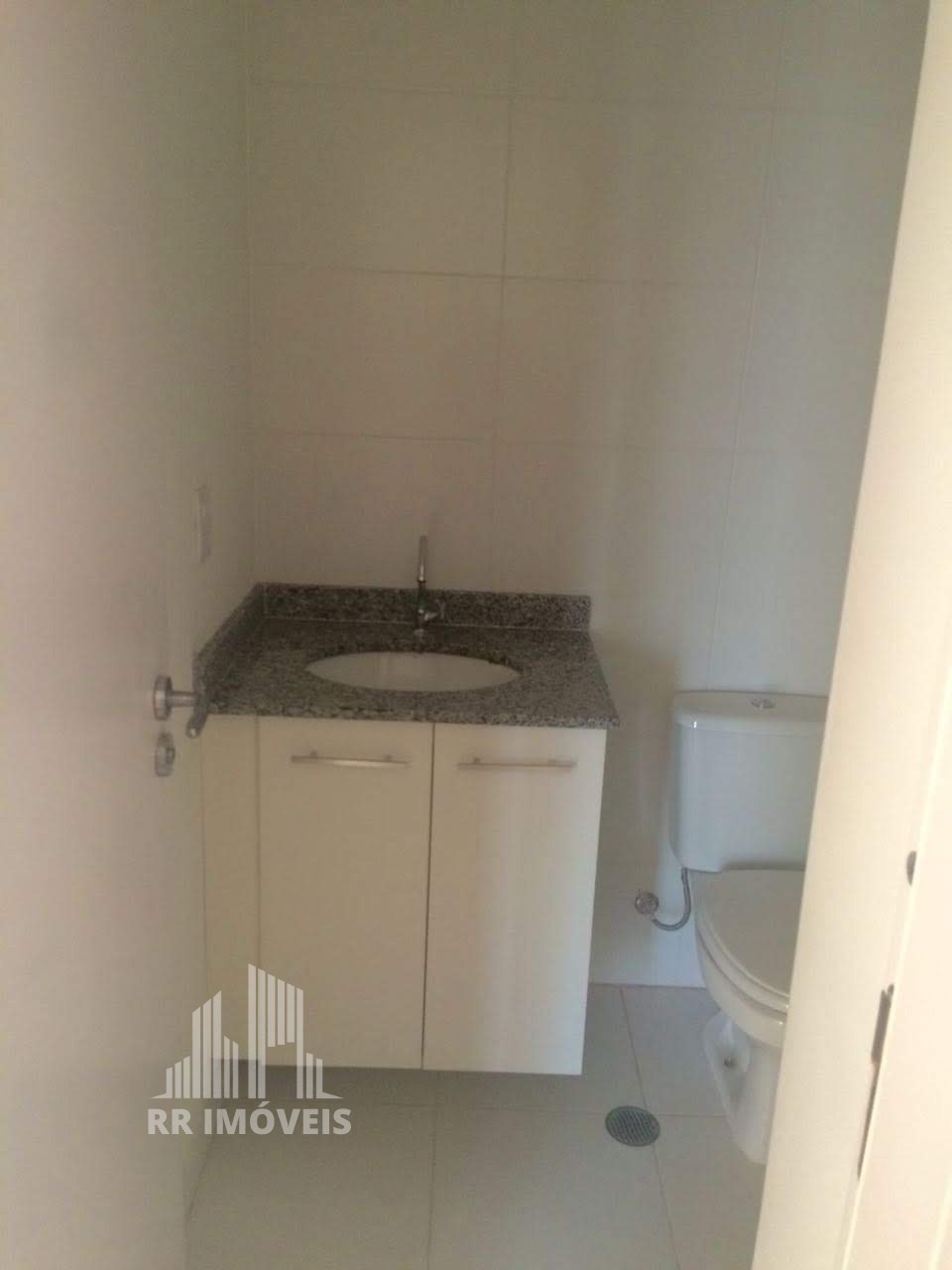 Apartamento para alugar com 2 quartos, 68m² - Foto 15