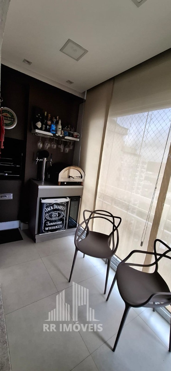 Apartamento à venda com 2 quartos, 68m² - Foto 4