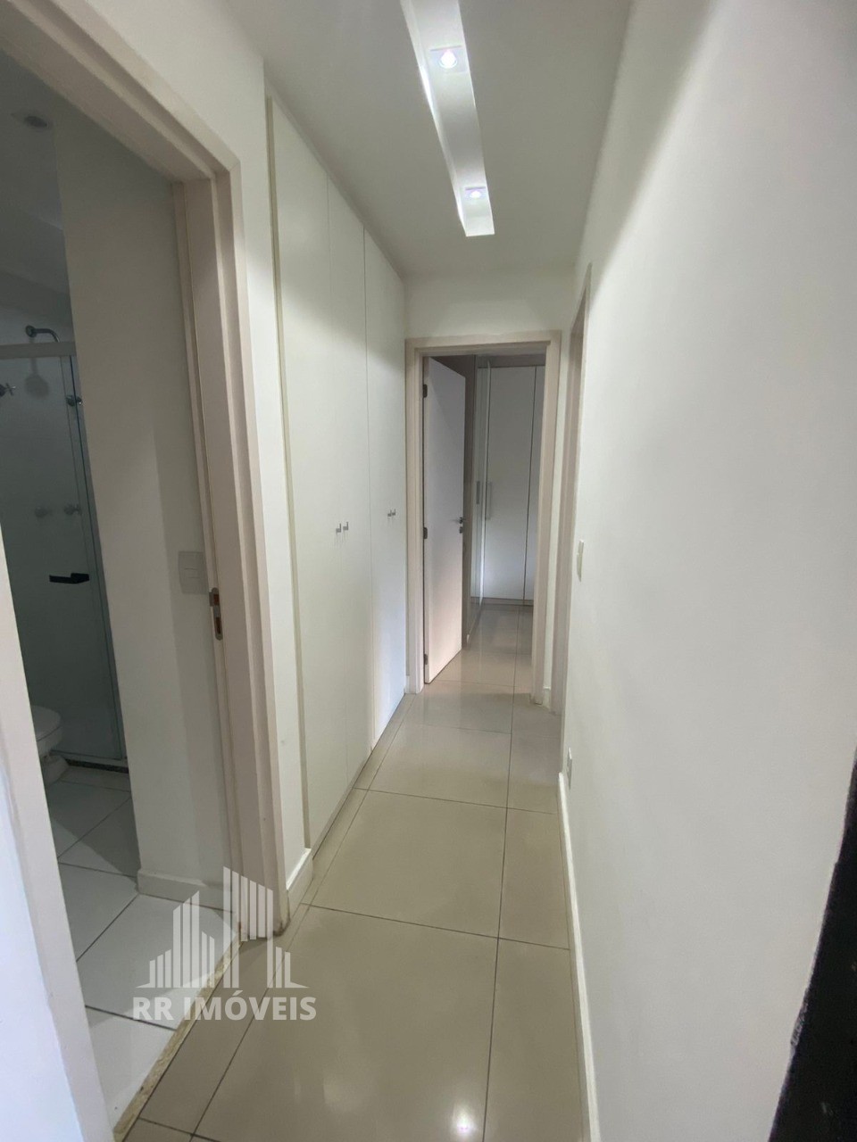 Apartamento para alugar com 2 quartos, 68m² - Foto 9