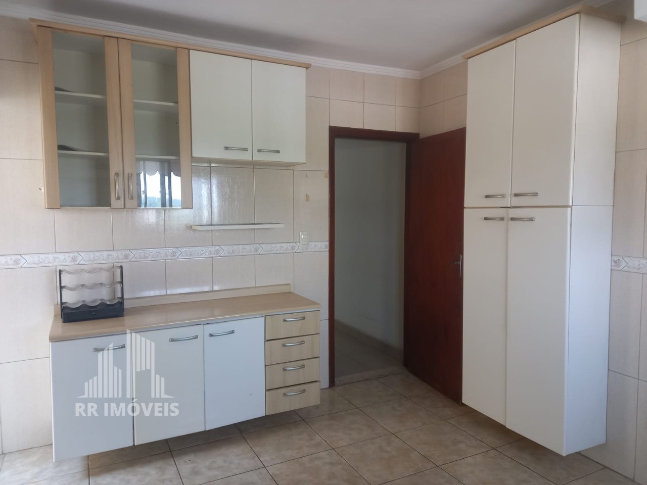 Casa à venda com 3 quartos, 136m² - Foto 2