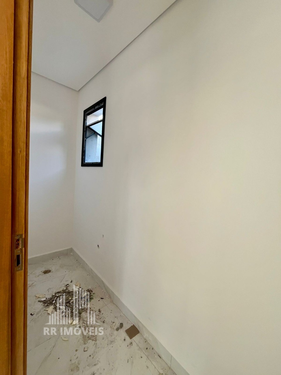 Casa à venda com 2 quartos, 64m² - Foto 2