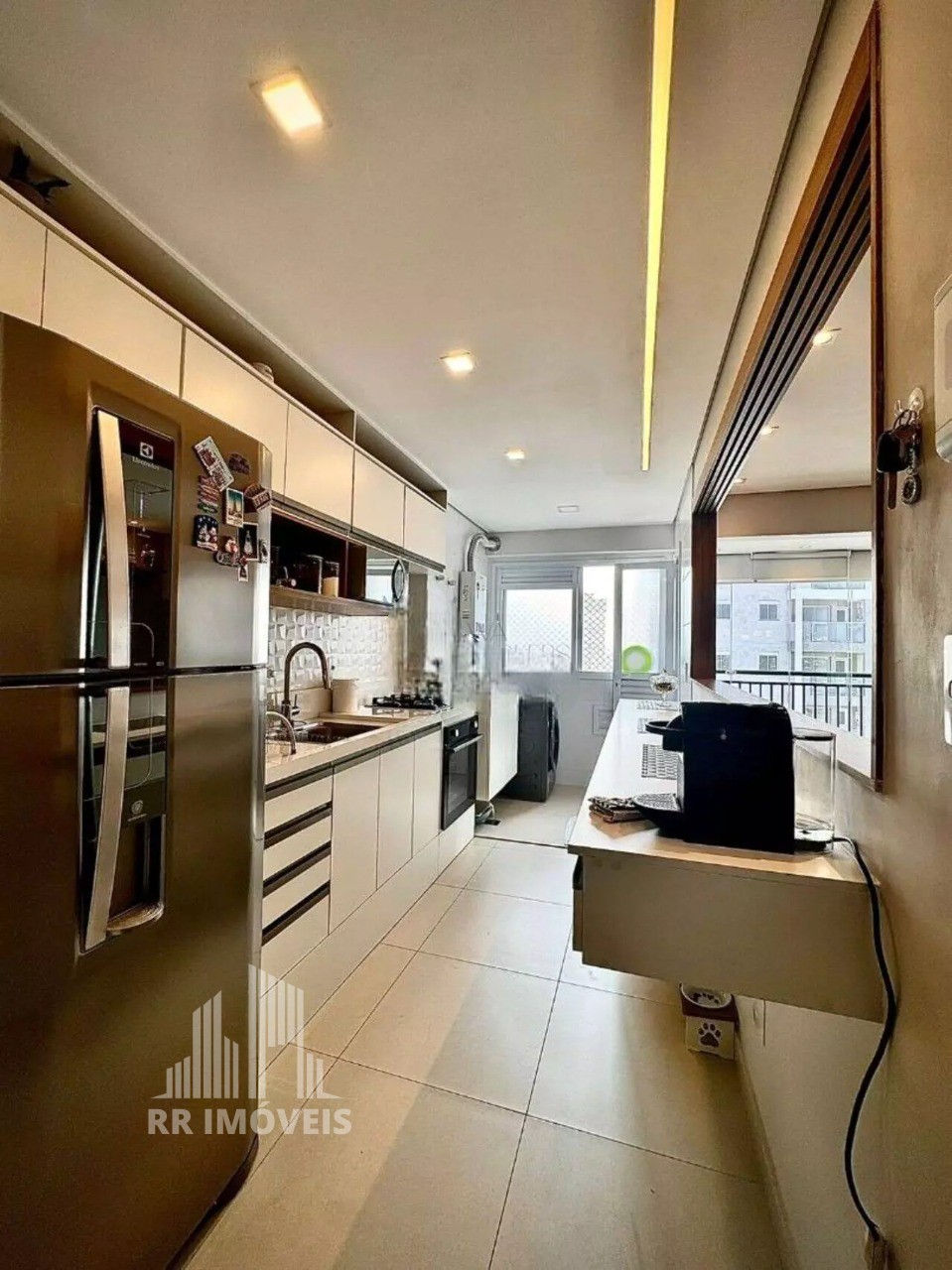 Apartamento à venda com 2 quartos, 63m² - Foto 2