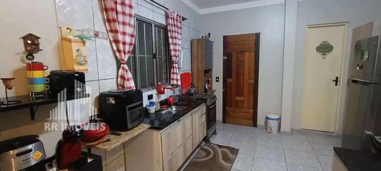 Casa à venda com 2 quartos, 150m² - Foto 2