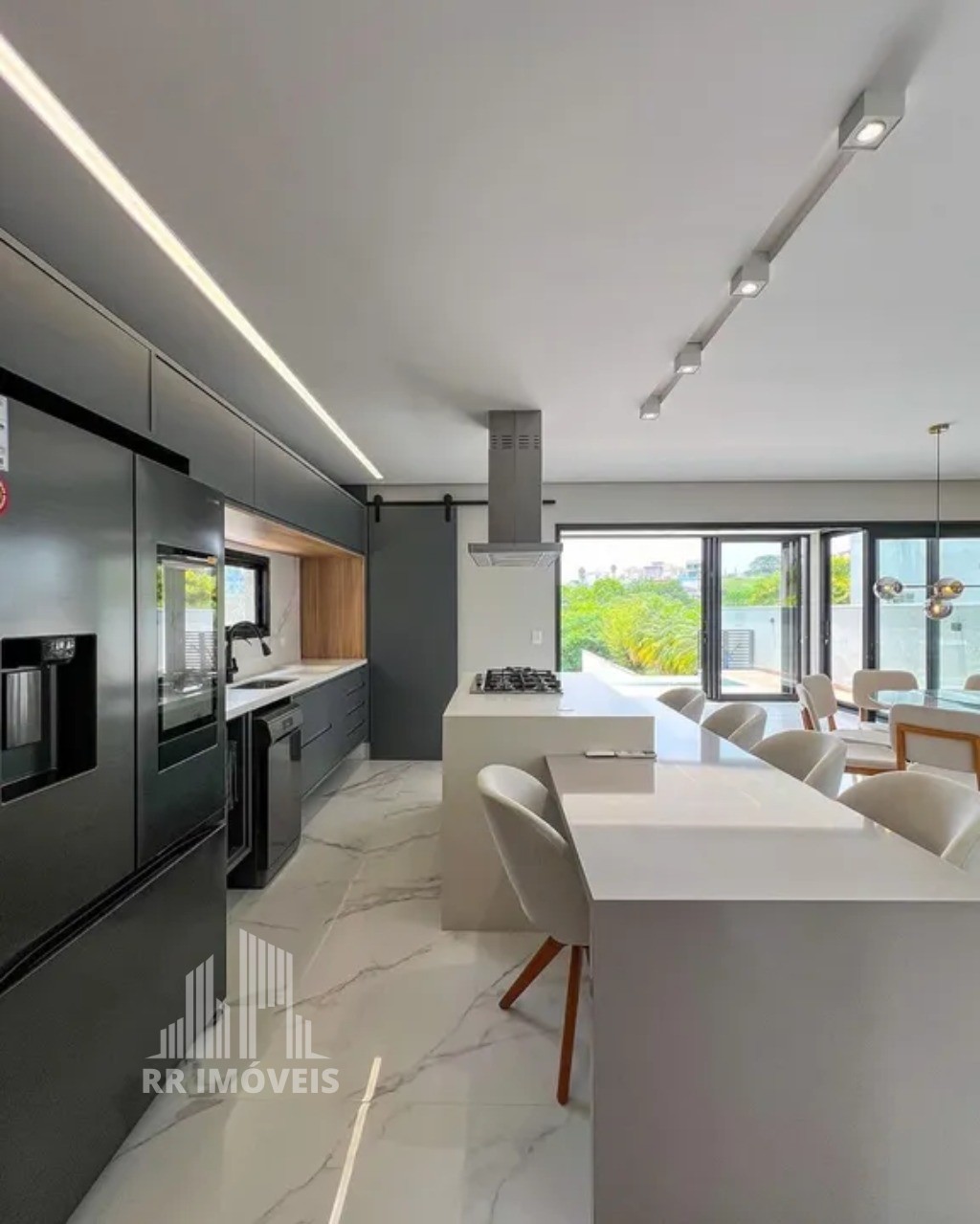 Casa, 3 quartos, 245 m² - Foto 4