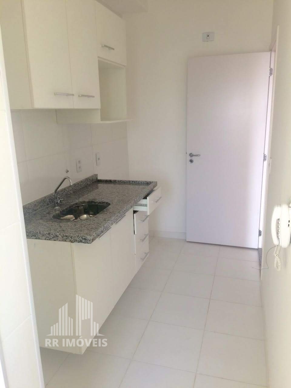 Apartamento para alugar com 2 quartos, 68m² - Foto 8