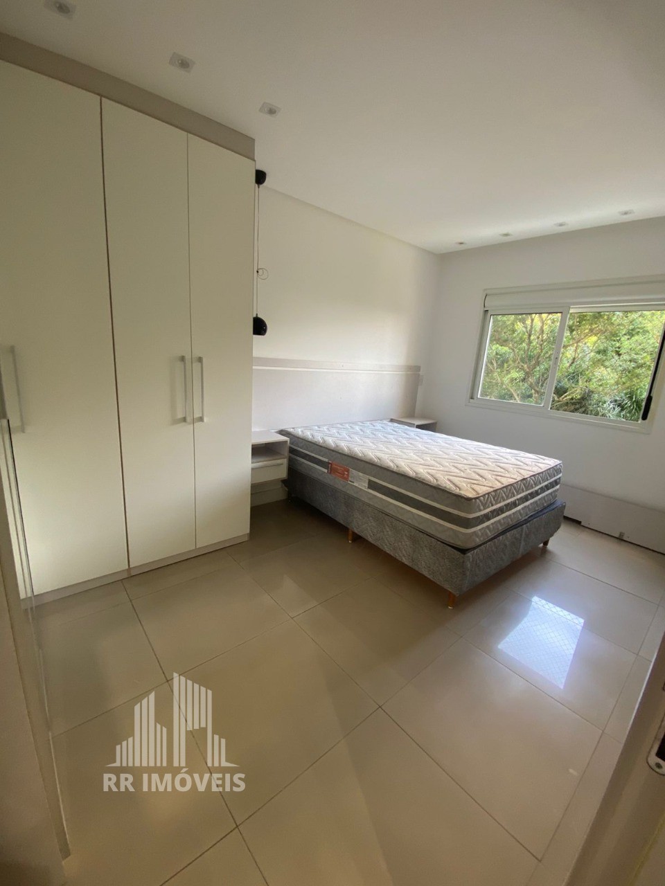 Apartamento para alugar com 2 quartos, 68m² - Foto 11