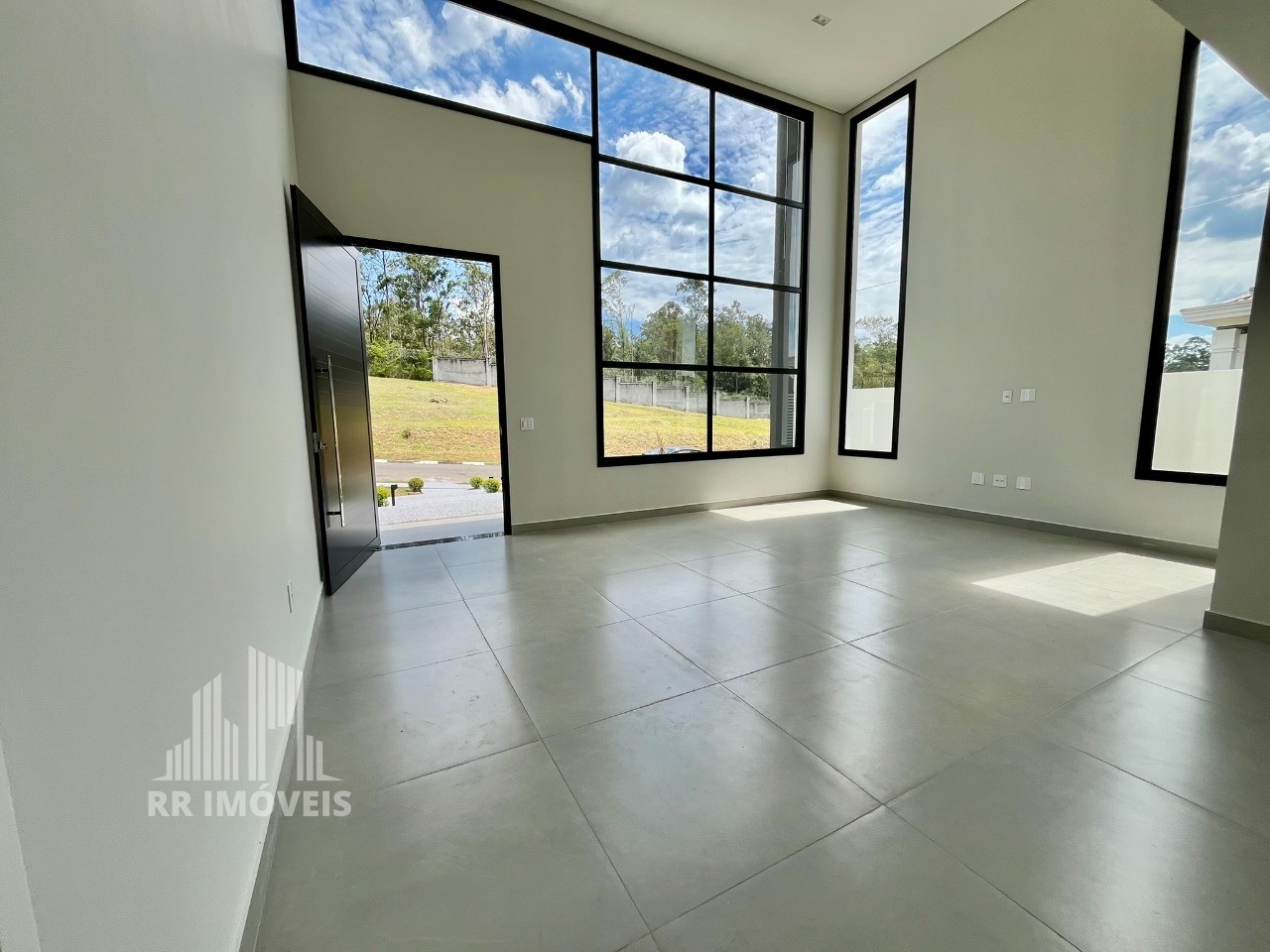 Casa, 4 quartos, 270 m² - Foto 2