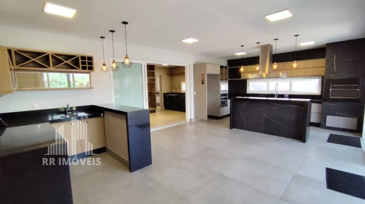 Casa, 3 quartos, 322 m² - Foto 1