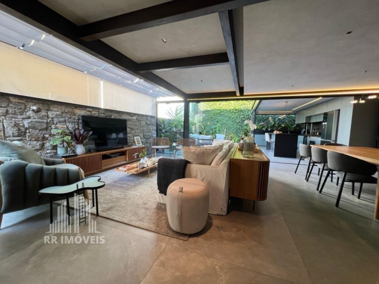 Casa, 2 quartos, 200 m² - Foto 1