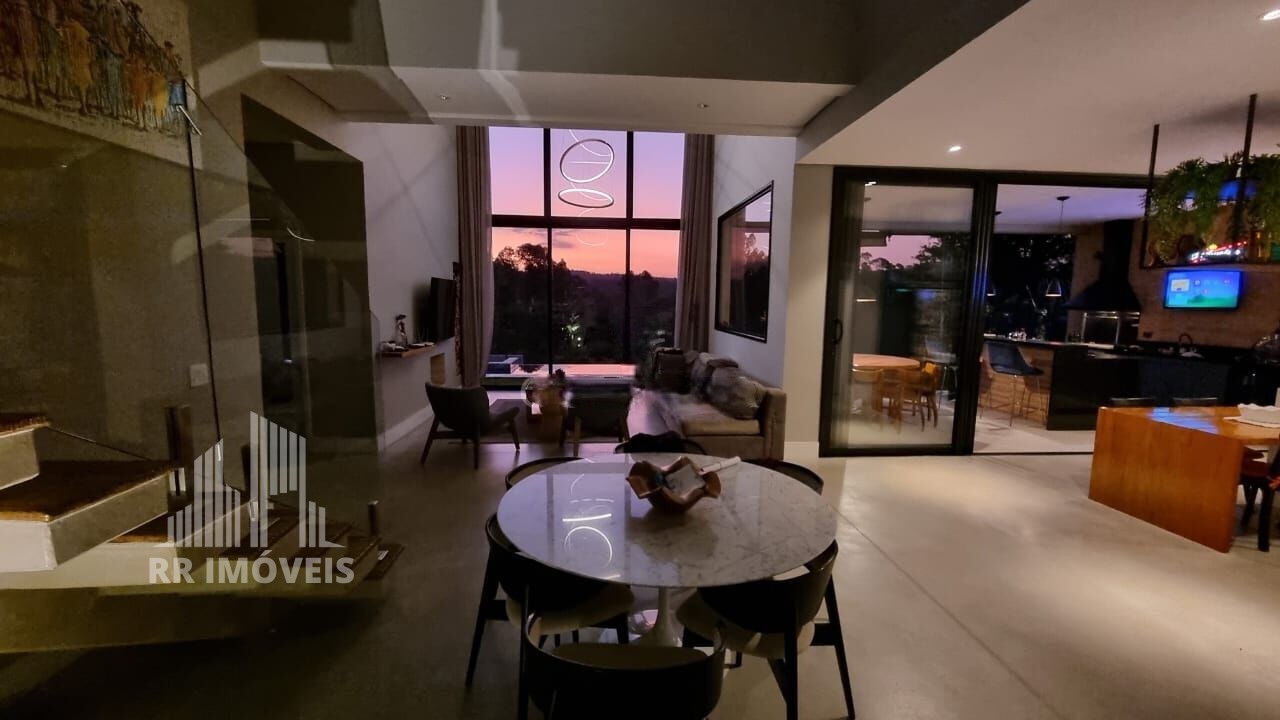 Casa, 4 quartos, 307 m² - Foto 2