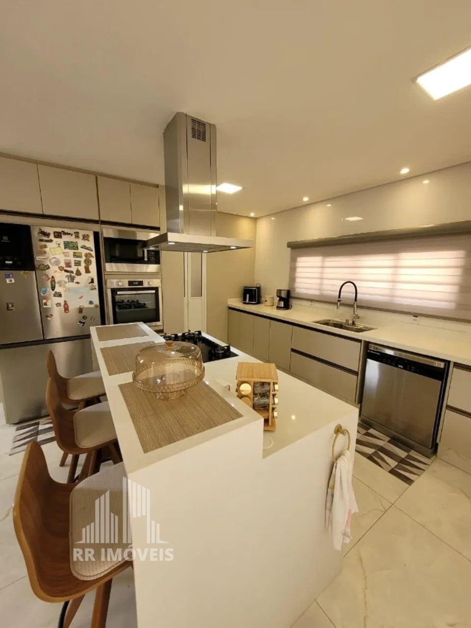 Casa, 5 quartos, 279 m² - Foto 2