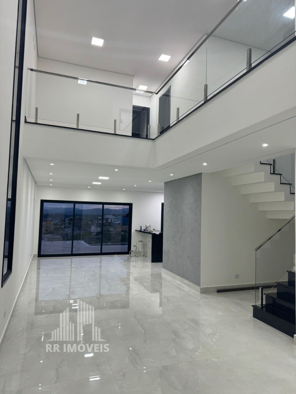 Casa, 3 quartos, 240 m² - Foto 2