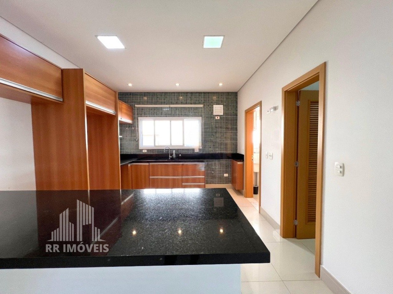 Casa, 4 quartos, 250 m² - Foto 3