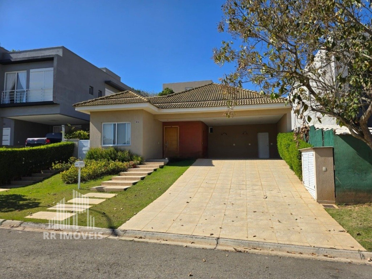 Casa, 4 quartos, 250 m² - Foto 1