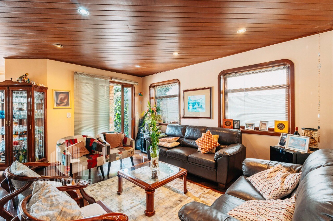 Casa, 4 quartos, 326 m² - Foto 2
