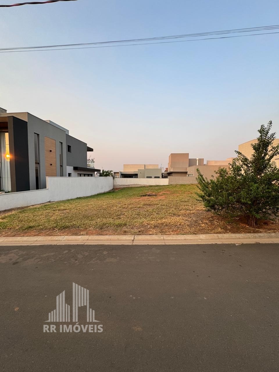 Terreno, 300 m² - Foto 1