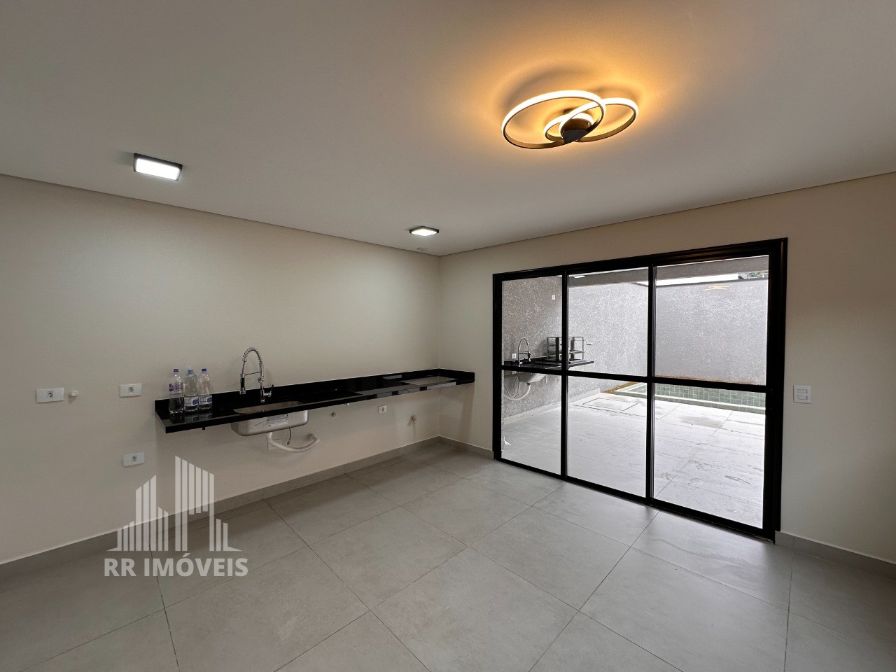 Casa, 3 quartos, 131 m² - Foto 1