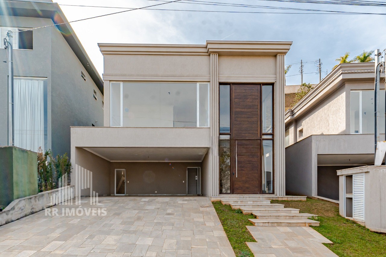 Casa, 3 quartos, 303 m² - Foto 1