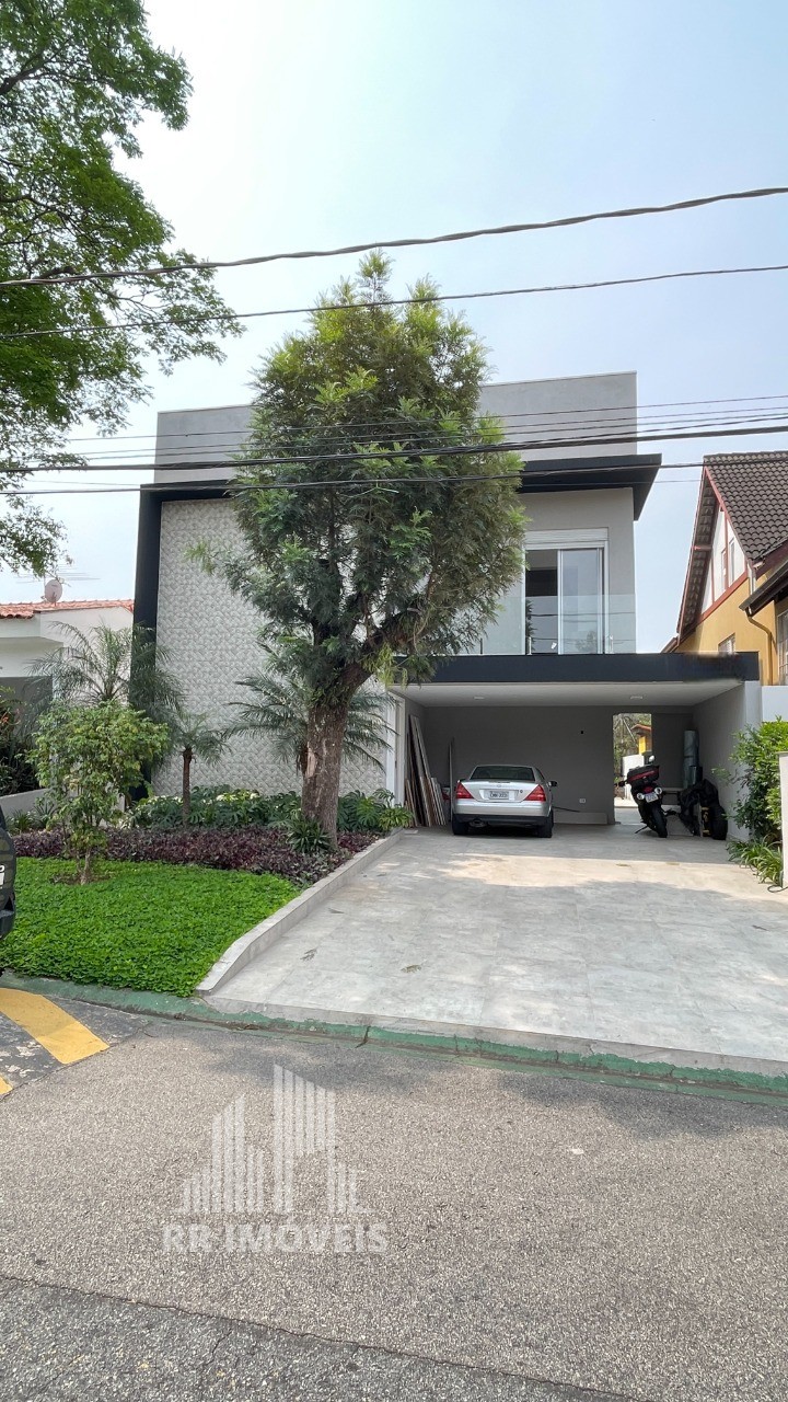 Casa, 4 quartos, 272 m² - Foto 1