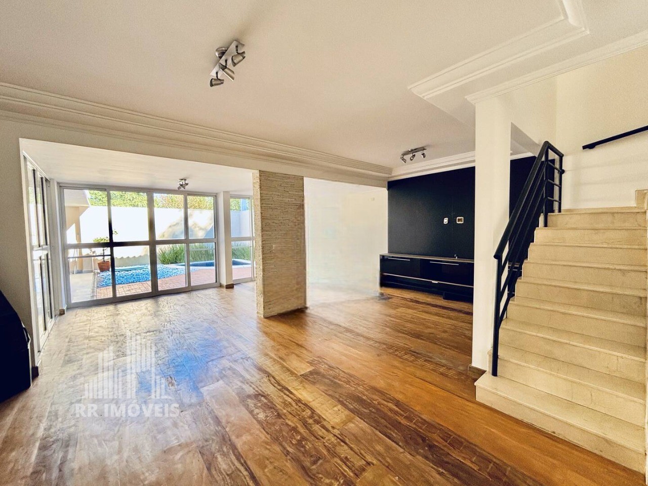 Casa, 3 quartos, 180 m² - Foto 1