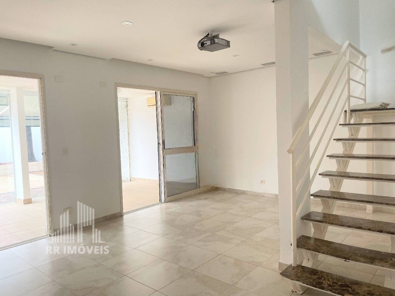 Casa, 3 quartos, 180 m² - Foto 1